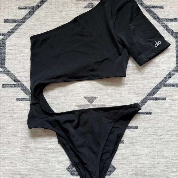 Alo Yoga Body Wave One Piece Bodysuit - Black - Small - Picture 4 of 4